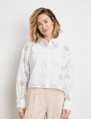 Gerry Weber Blouse with a decorative openwork pattern Bluse Hvite | QDNI2135