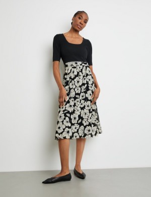 Gerry Weber Dress with a floral skirt section Kjole Svarte | ZYON6842