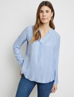 Gerry Weber Flowing blouse with an inverted pleat Bluse Blå | LBRD8347