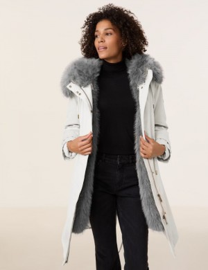 Gerry Weber Lined coat with faux fur Jakker Beige | FMMS4142