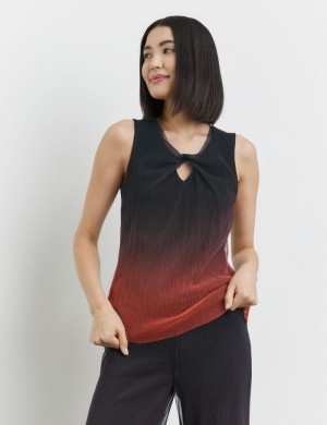 TAIFU Pleated top with colour graduation T-skjorte Svarte | NJDW2072