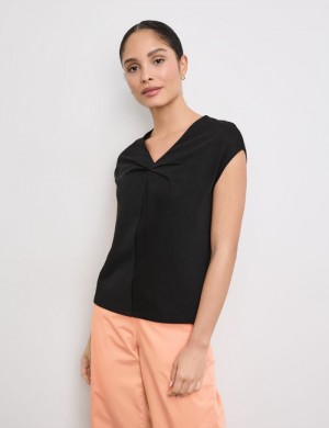 Gerry Weber Short sleeve top with a pleated detail T-skjorte Svarte | UDVZ0691