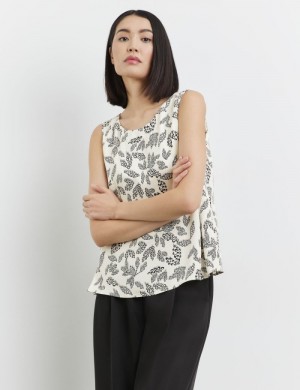 TAIFU Sleeveless blouse with a floral print Bluse Hvite | BEYR6070