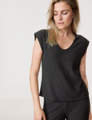 TAIFU Textured top with shoulder padding T-skjorte Svarte | AEDE6189