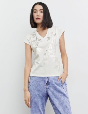 TAIFU Top with an abstract print T-skjorte Hvite | KEEK6158