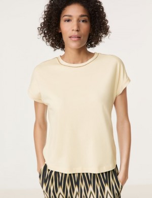 Gerry Weber T-shirt with a decorative chain detail T-skjorte Beige | XVEJ8041