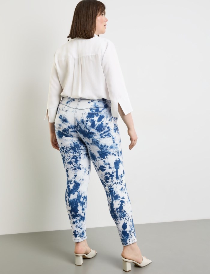 SAMOON 7/8-length jeans with a batik print, Betty Bukser Blå | LOYO3116