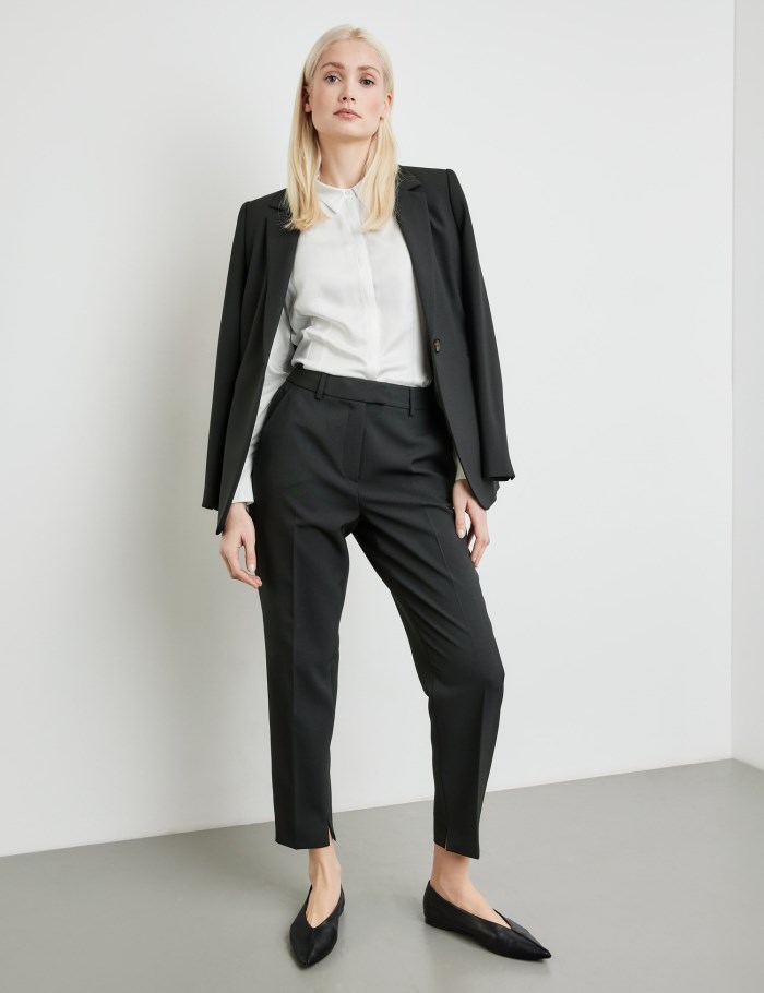 TAIFU 7/8-length pressed pleat trousers in a slim fit Bukser Svarte | OEFF2750