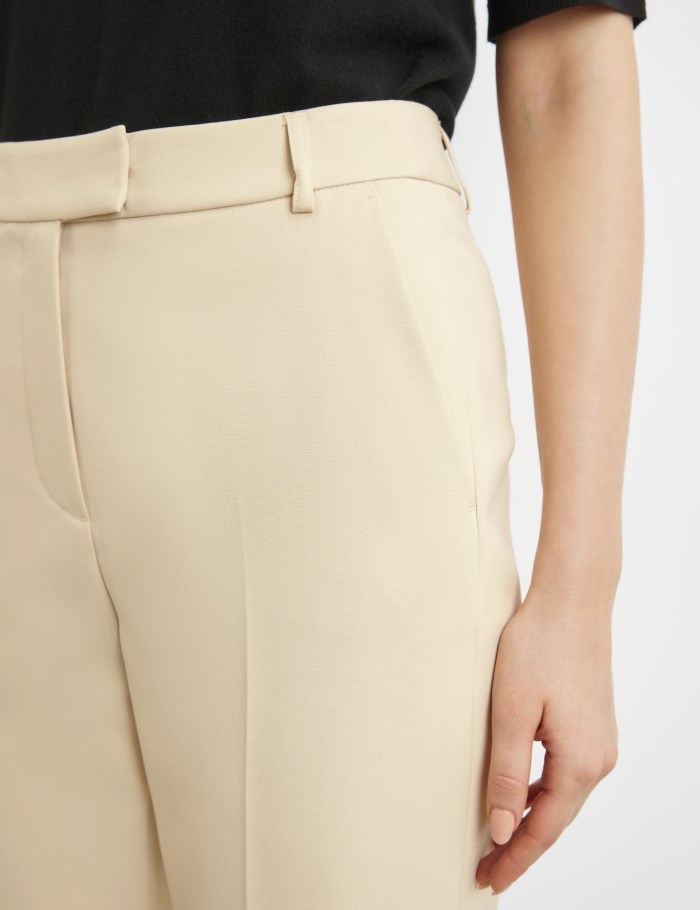 TAIFU 7/8-length pressed pleat trousers in a slim fit Bukser Beige | CUIV0652