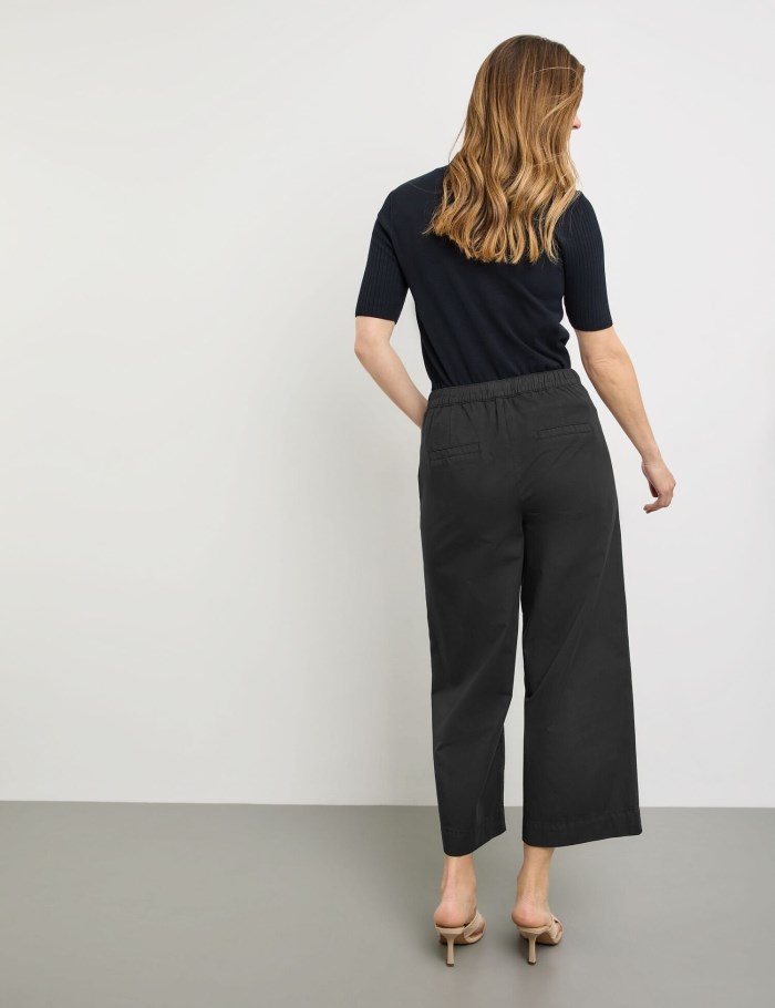 Gerry Weber 7/8-length trousers with a stretch waistband on the back Bukser Svarte | ISJN0202