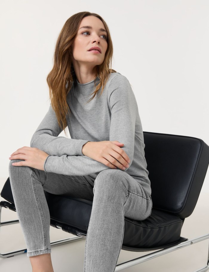 TAIFU Basic fine knit jumper with a turtleneck Strikkevarer Grå | HZOI7313