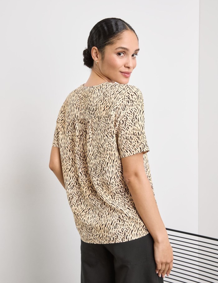 Gerry Weber Blouse top with a notch neckline T-skjorte Beige | DHOJ1539