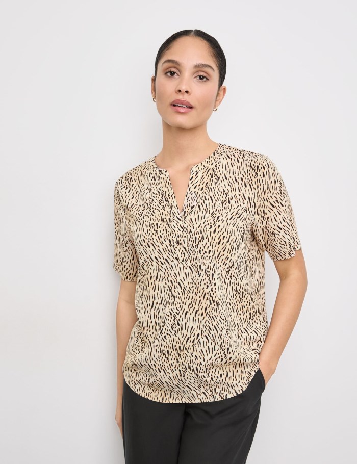 Gerry Weber Blouse top with a notch neckline T-skjorte Beige | DHOJ1539