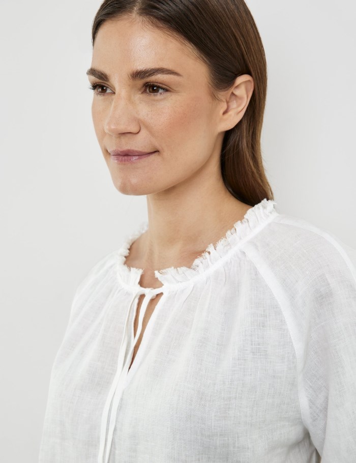 Gerry Weber Blouse with 3/4-length sleeves and a frilled collar Bluse Hvite | XYMS6656