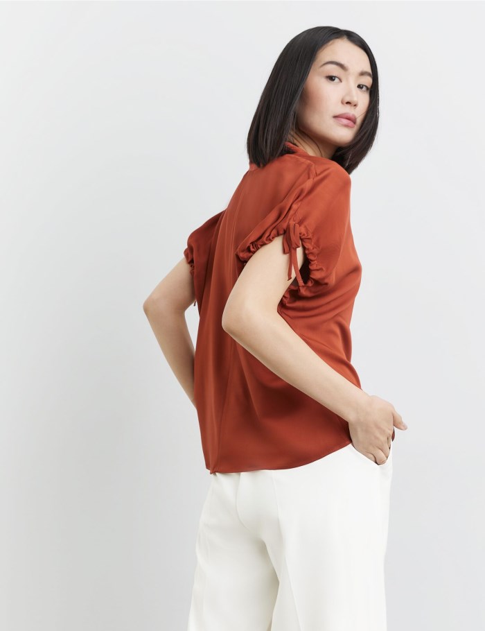 TAIFU Blouse with gathered short sleeves Bluse Brune | TCTZ7282