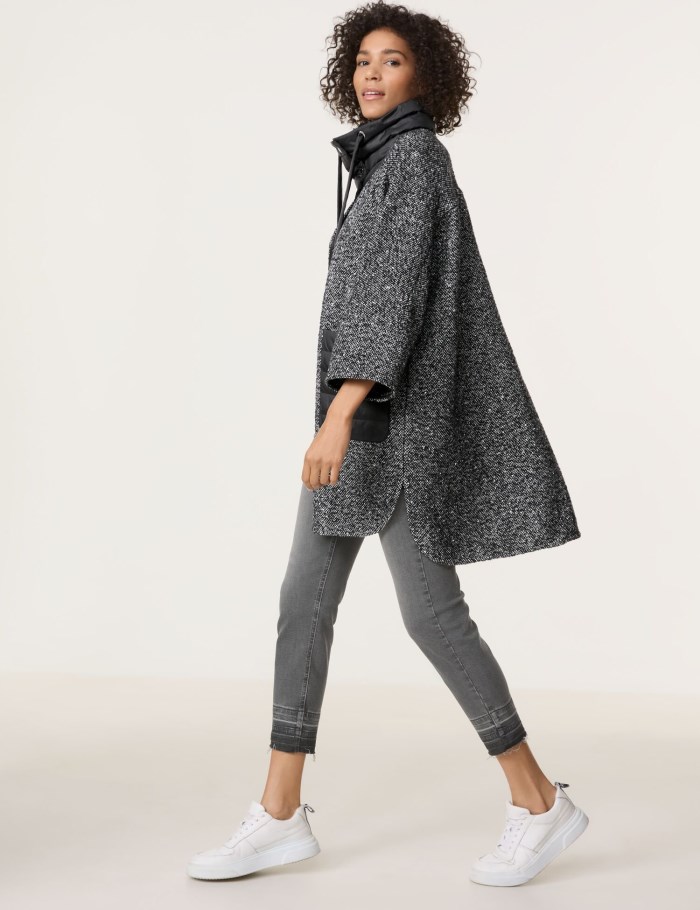 Gerry Weber Cape with fabric panelling Jakker Svarte | JPSE2679