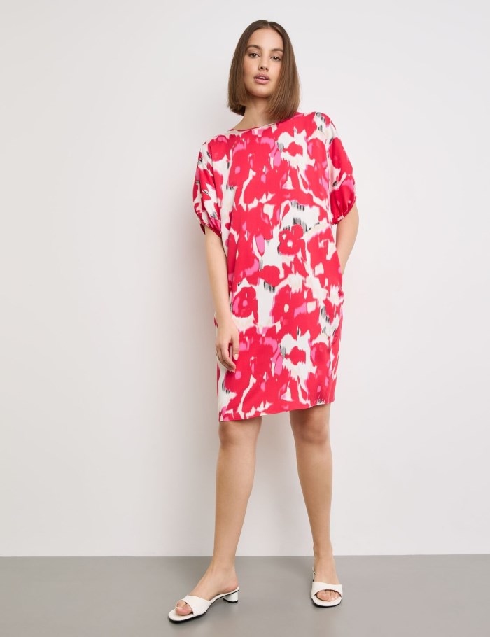 TAIFU Casual dress with a floral print Kjole Rød | JQRF9298