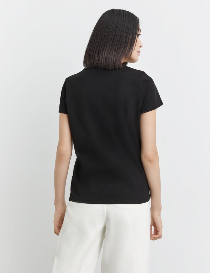 TAIFU Cotton T-shirt with a positioned print T-skjorte Svarte | QTPK5800