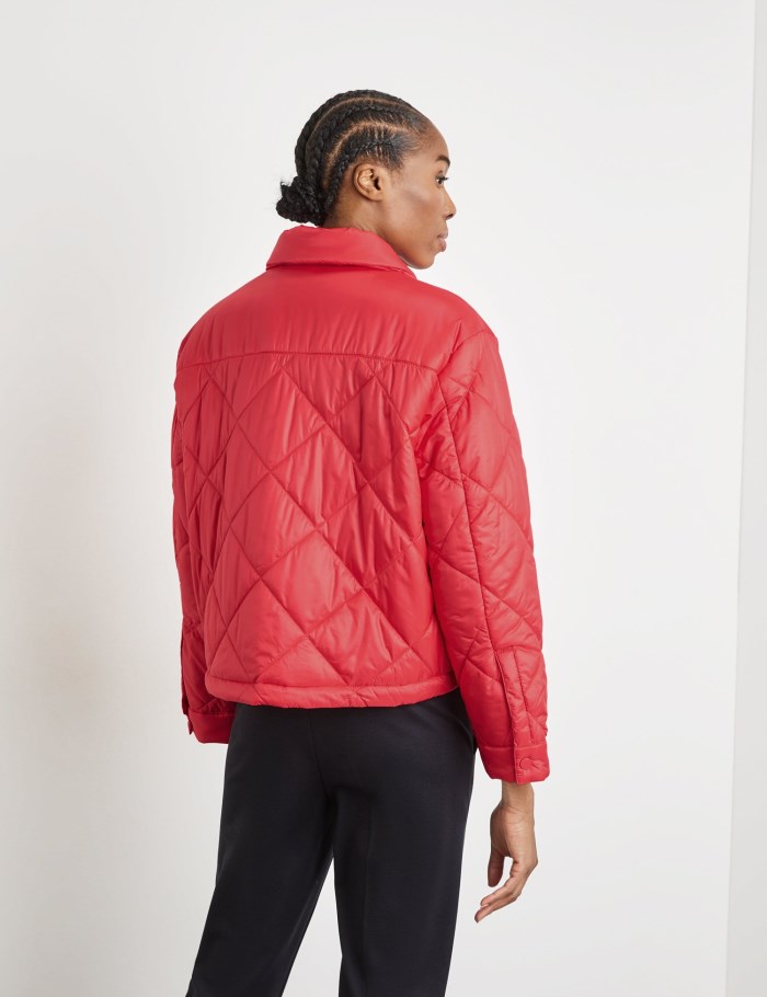 Gerry Weber Cropped puffer jacket with a drawstring and patch pockets Jakker Rød | UKUP9117