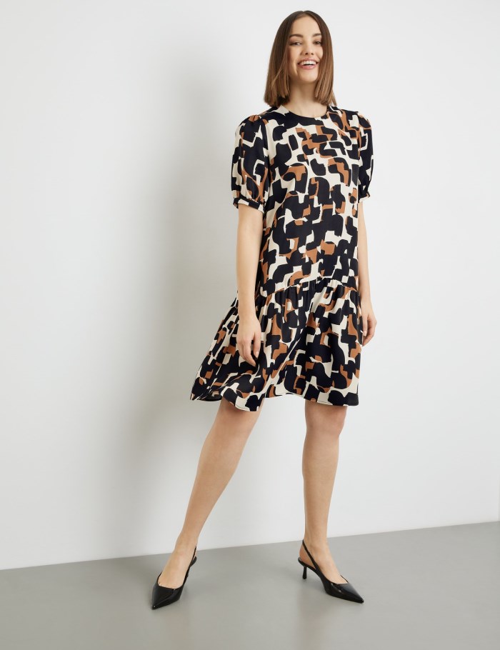 TAIFU Dress with puff sleeves and a hem flounce Kjole Brune | PZWC0794