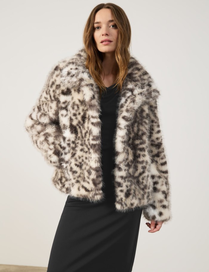 TAIFU Faux fur jacket with a leopard print pattern Jakker Beige | LIRA5743