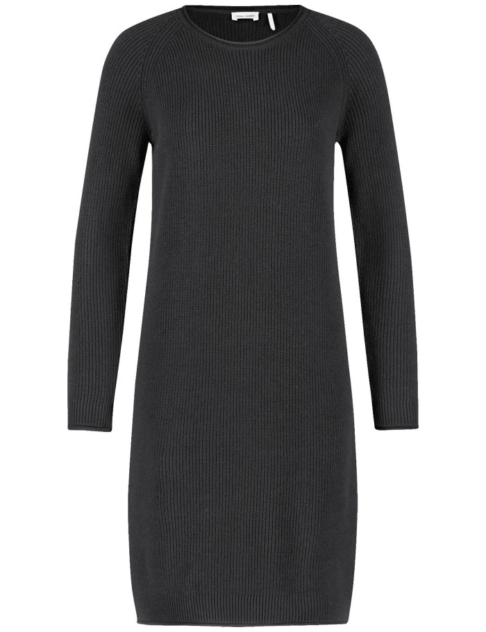 Gerry Weber Figure-defining knitted dress with cashmere Kjole Svarte | OIDI3844