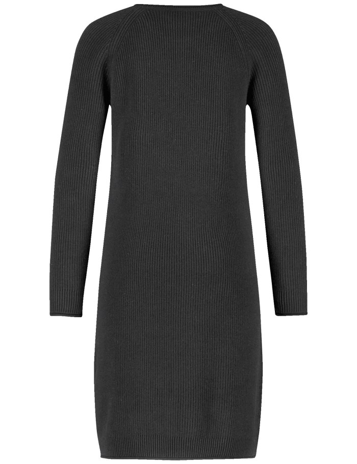 Gerry Weber Figure-defining knitted dress with cashmere Kjole Svarte | OIDI3844