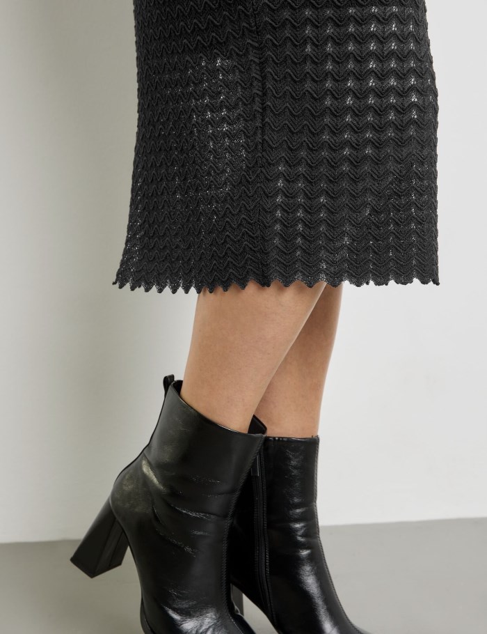 SAMOON Figure-defining, textured knit skirt Skjørt Svarte | KFYZ0304