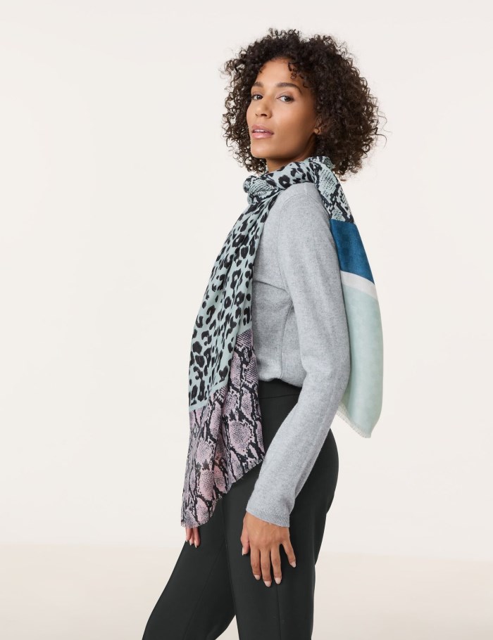 Gerry Weber Fine scarf with a panelled pattern Skjerf Multicolor | KMHT6106