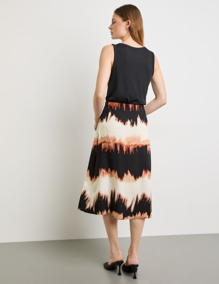 TAIFU Flared midi skirt with a print Skjørt Brune | SFUB1160