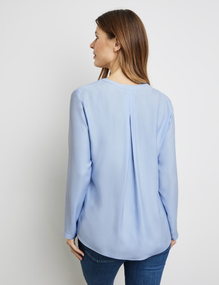 Gerry Weber Flowing blouse with an inverted pleat Bluse Blå | LBRD8347