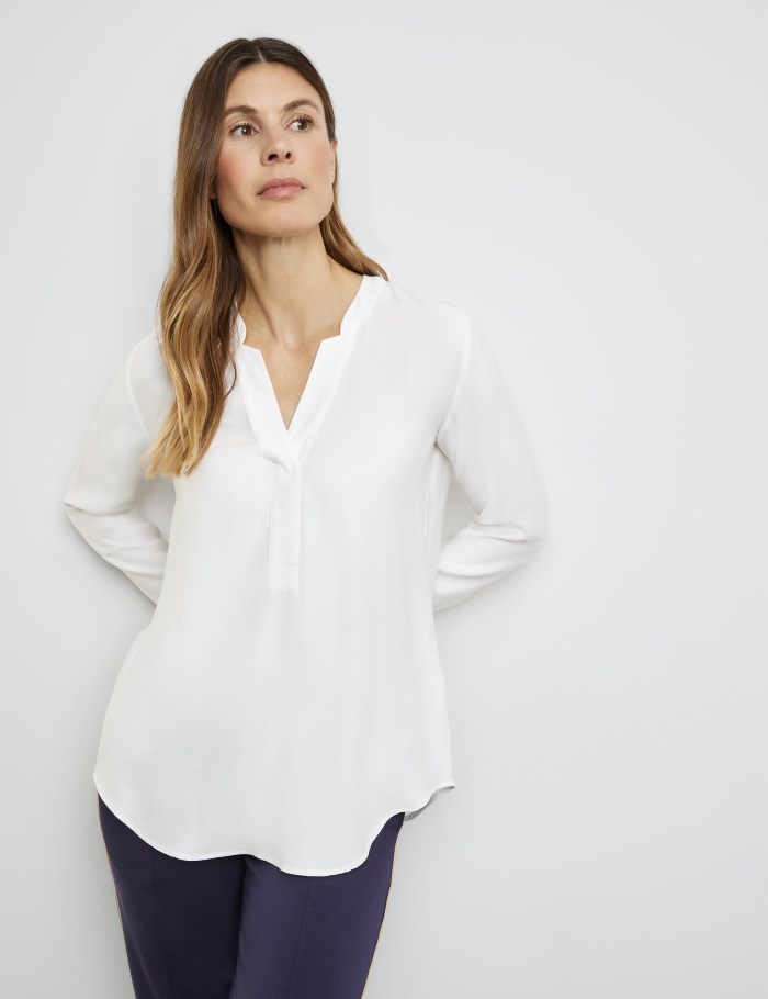 Gerry Weber Flowing blouse with an inverted pleat Bluse Hvite | DZMJ7615