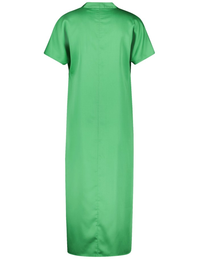 TAIFU Flowing midi dress with a V-neckline Kjole Grønn | FYHU2478