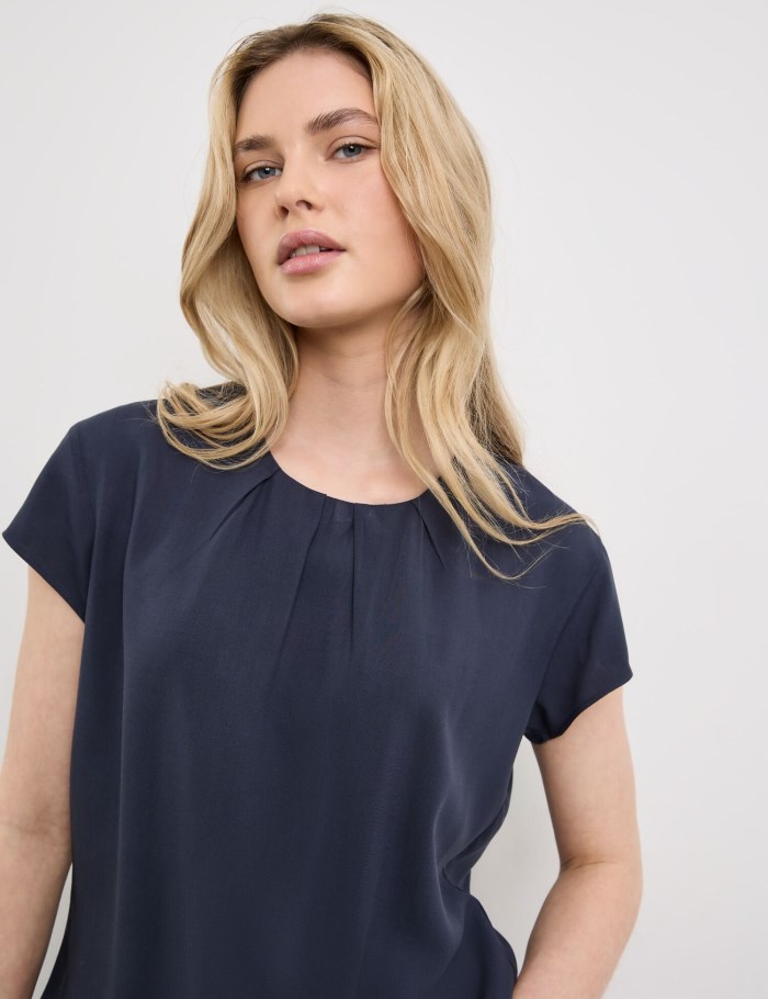 TAIFU Flowing short sleeve blouse Bluse Blå | KTTV2946