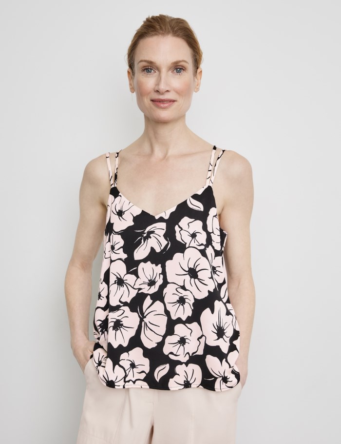 Gerry Weber Flowing top with a floral pattern T-skjorte Svarte | FNYL4682