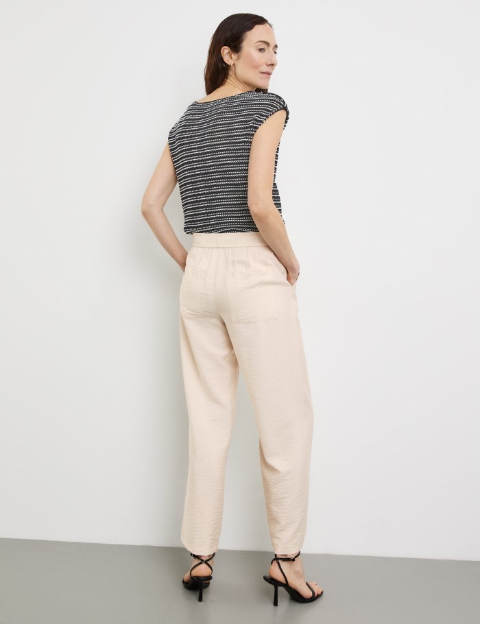 Gerry Weber Flowing trousers with a stretch waistband Bukser Beige | BTTB2065