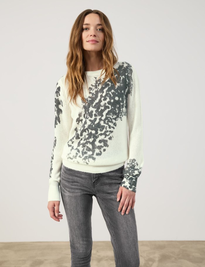 TAIFU Jumper with a partial print Strikkevarer Hvite | LPYJ3998