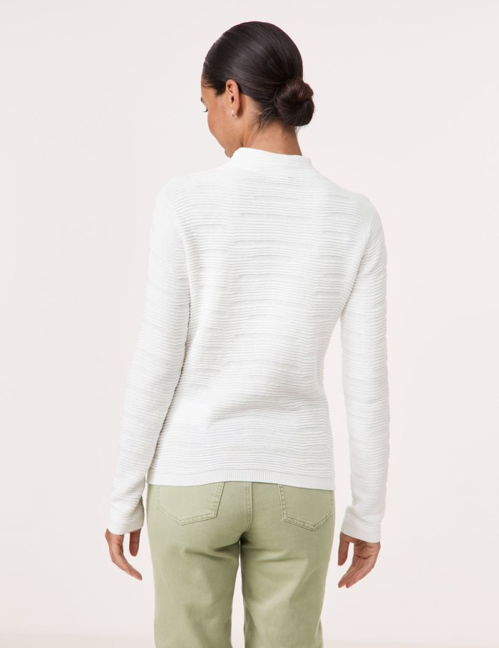 TAIFU Jumper with a wavy texture Strikkevarer Hvite | CDGD6638