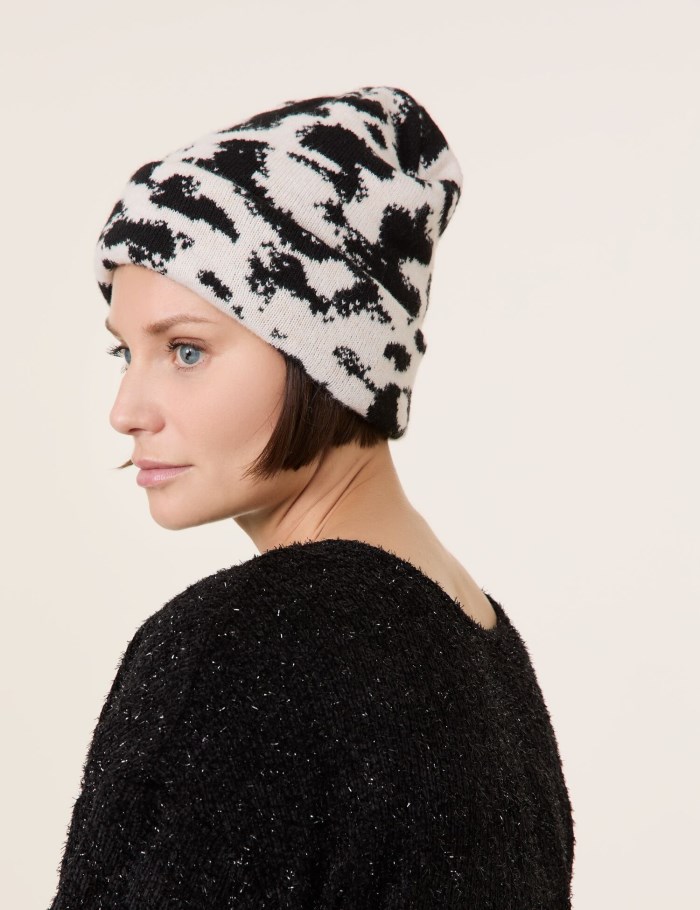 TAIFU Knitted hat with a two-tone pattern Skjerf Svarte | MZZQ5593