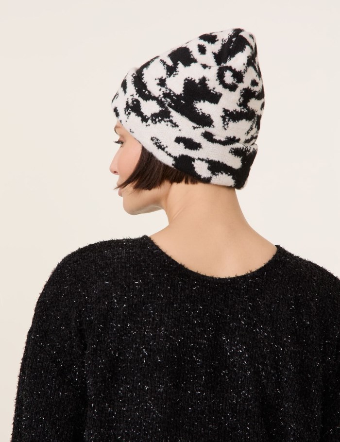 TAIFU Knitted hat with a two-tone pattern Skjerf Svarte | MZZQ5593