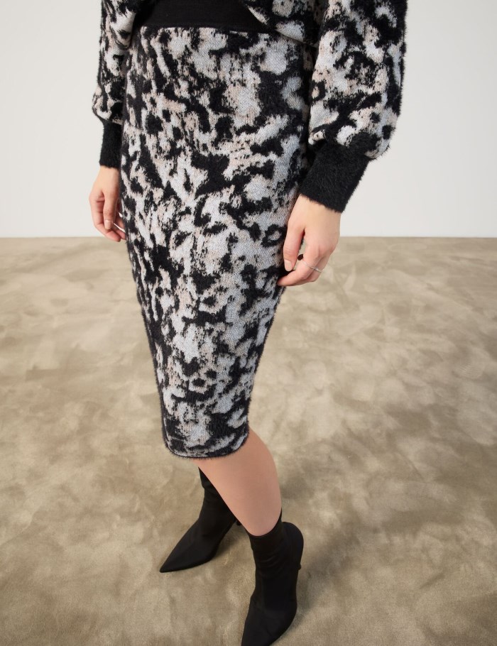 TAIFU Knitted skirt with a two-tone jacquard pattern Skjørt Svarte | TPLK2268