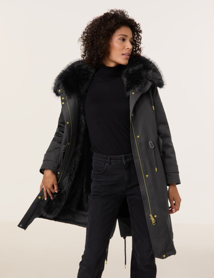 Gerry Weber Lined coat with faux fur Jakker Svarte | YWMY3740