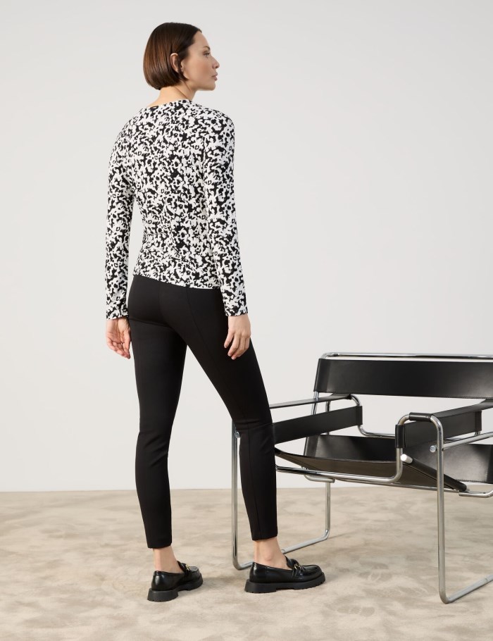 TAIFU Long sleeve top with an all-over print T-skjorte Svarte | SPEI2730