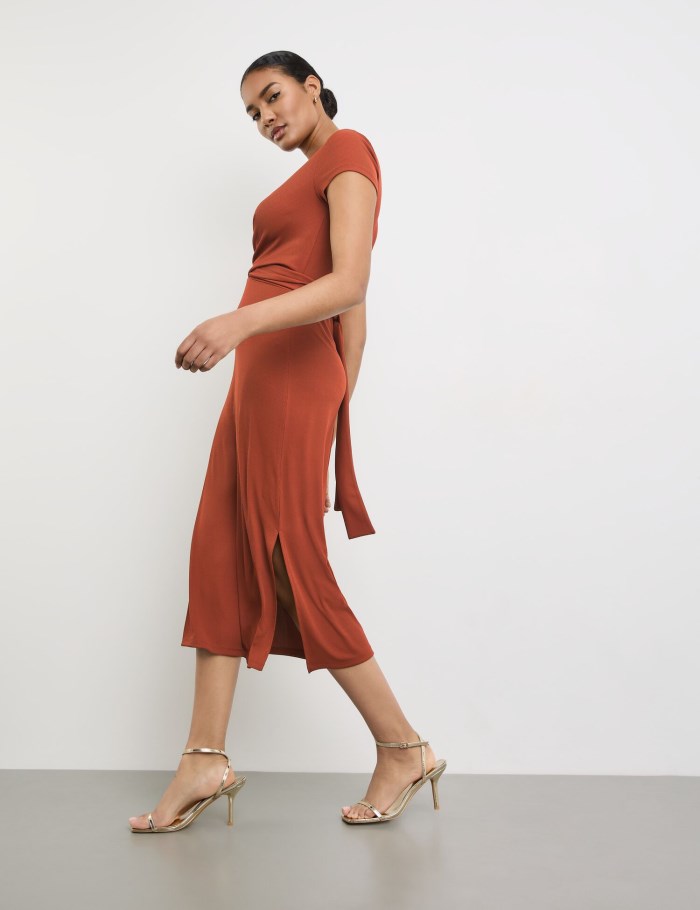 TAIFU Midi dress with a wrap effect Kjole Brune | OFBH2482