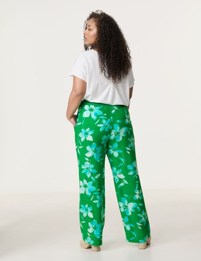 SAMOON Palazzo trousers with a floral print Bukser Grønn | XKSJ0524