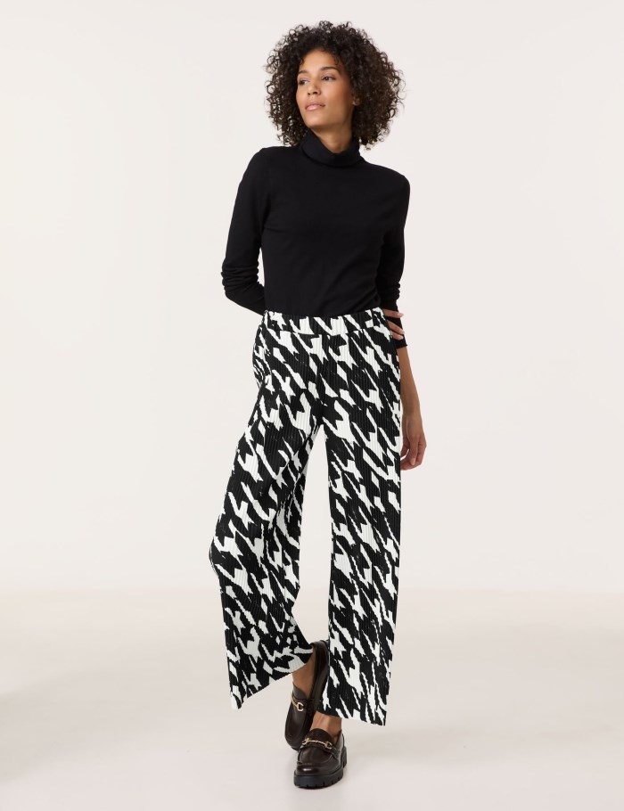 Gerry Weber Patterned pleated trousers Bukser Svarte | NFEB8808