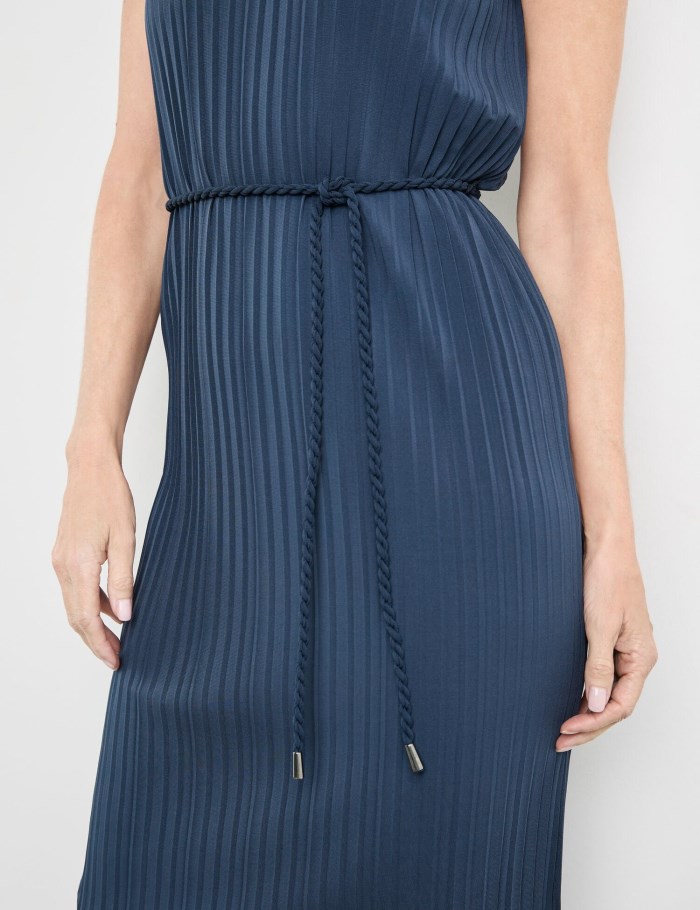 Gerry Weber Pleated dress with a waistband tie Kjole Blå | RRGO0450