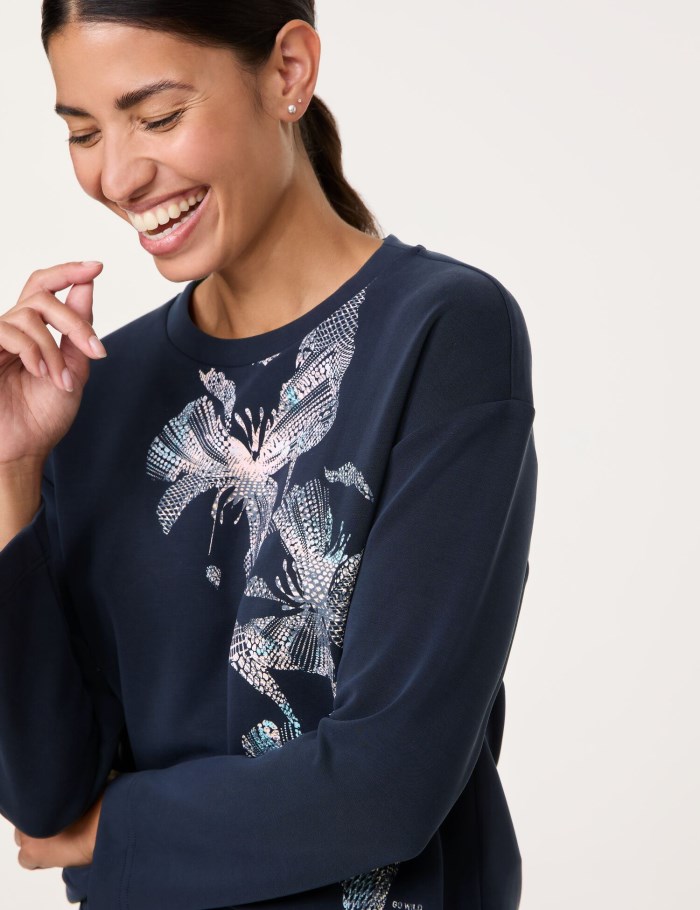 Gerry Weber Sand-washed long sleeve top with a front print T-skjorte Blå | RZBH2085