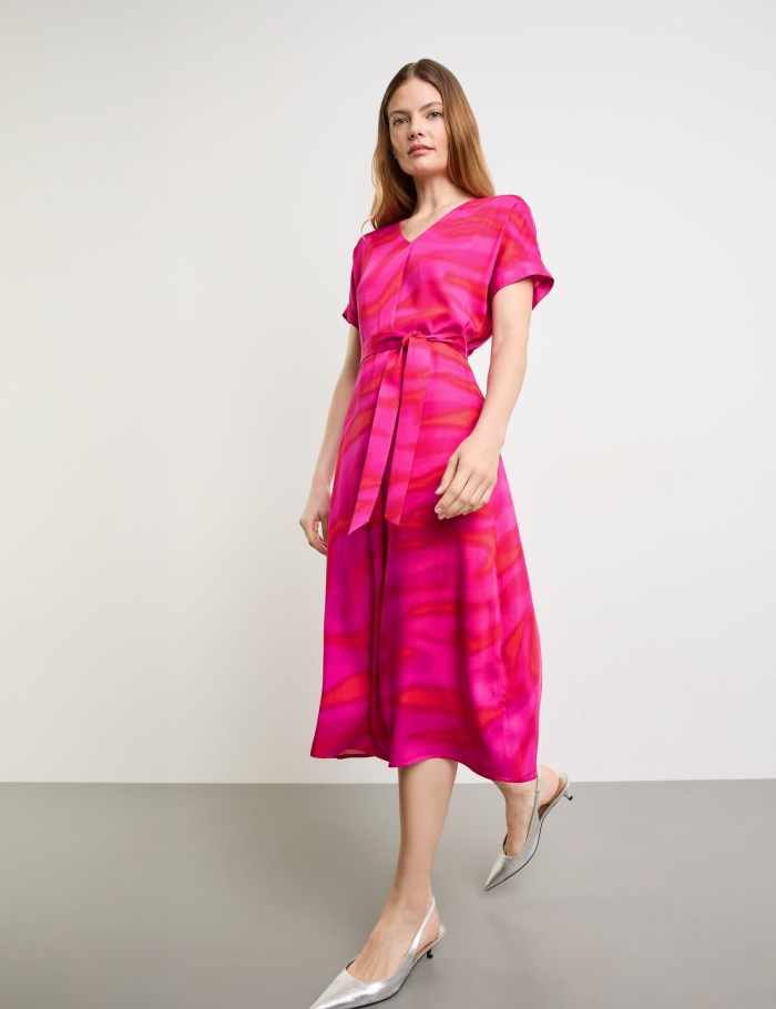 TAIFU Satin dress with a tie-around belt Kjole Rosa | MYHH5135