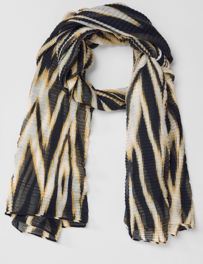 Gerry Weber Scarf with an ikat print Skjerf Svarte | YLMP1347